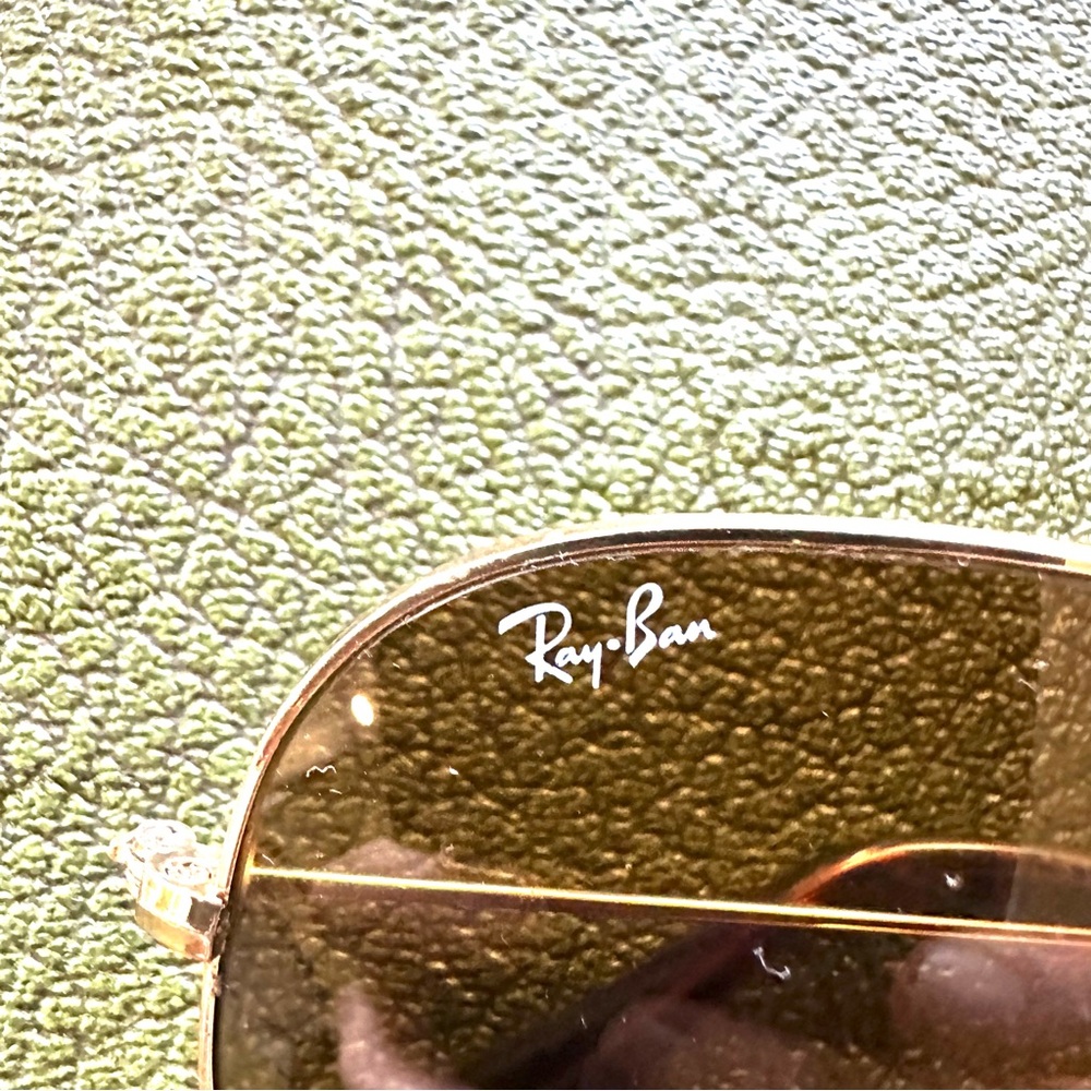 Ray-Ban Gold Aviator Sunglasses with Brown Case - Picture 4 of 7